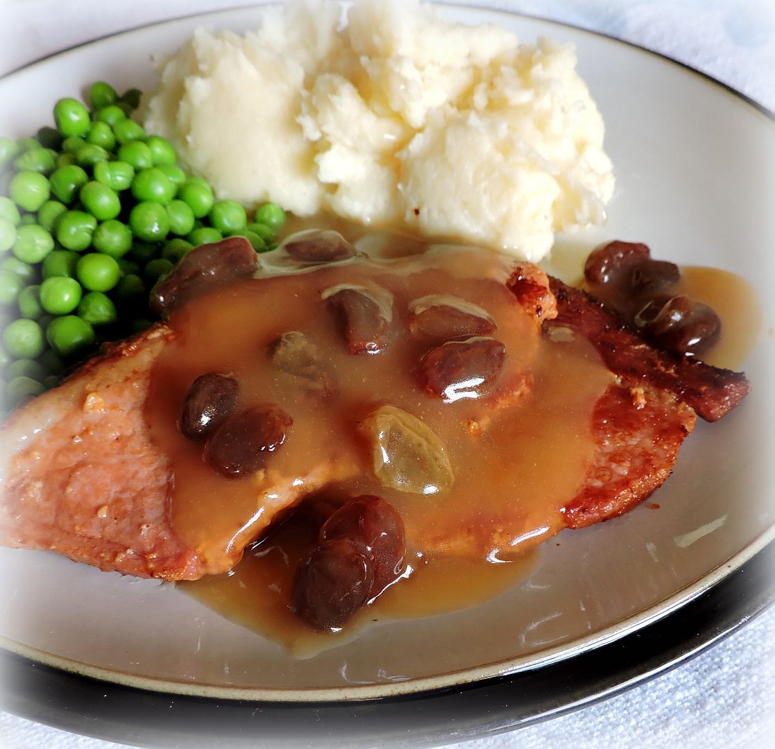 The English Kitchen Raisin Sauce (for with Gammon or Ham)